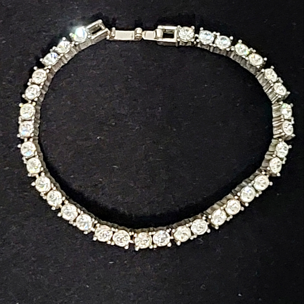 Dazzling Silver Tennis Bracelet with Clear Stones